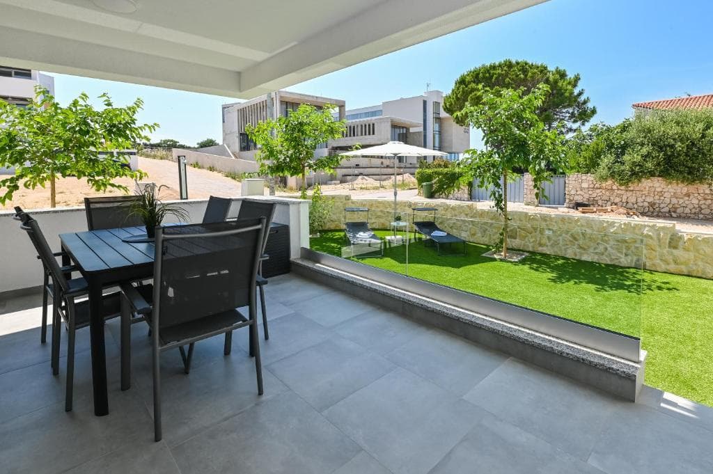 Olive Garden 4 EG Lejlighed i Novalja