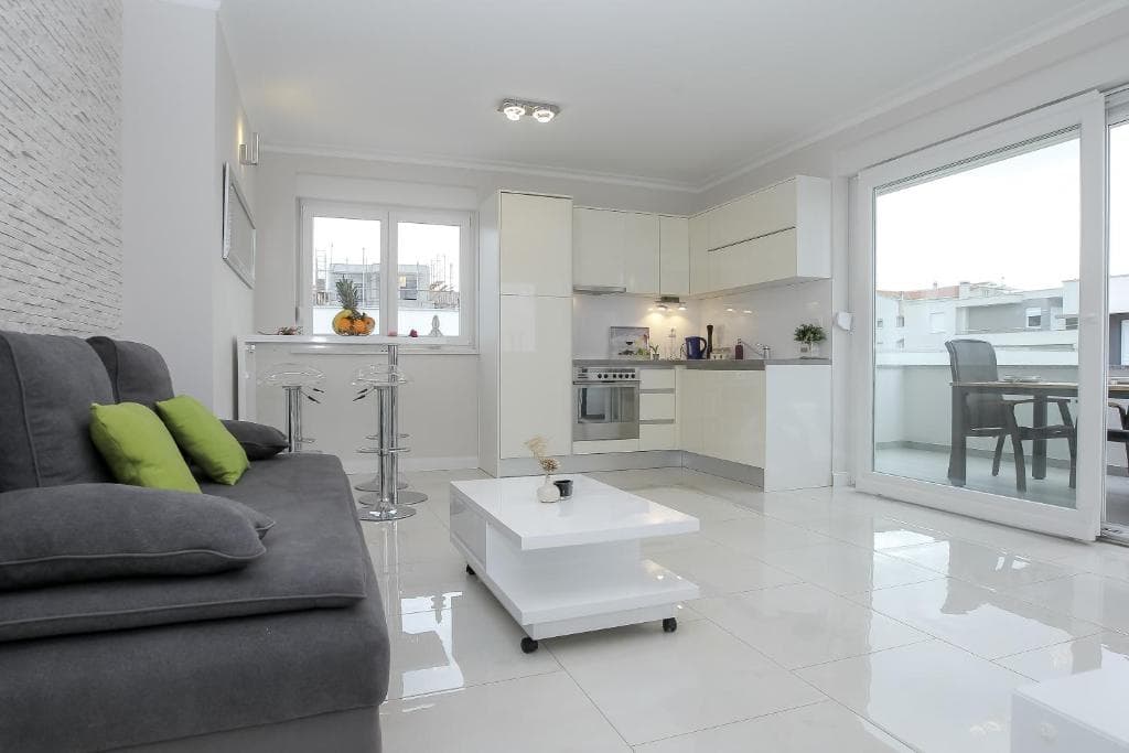 Tomana 6 Lejlighed med Terrasse i Novalja